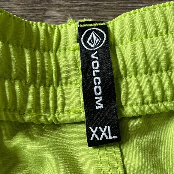 NWT Volcom Manic Swim Trunks - Picture 2 of 4